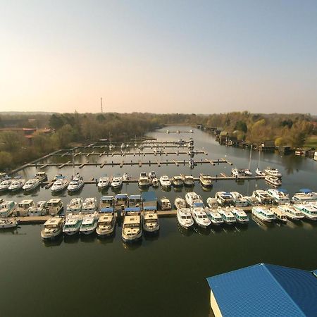 Pet Friendly Apartment In Rechlin With Kitchen Esterno foto